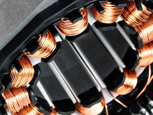 Rebobinado de motor eléctrico